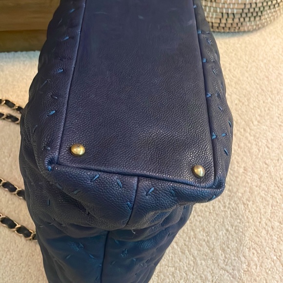 Chanel Caviar Navy Blue & Gold Hardware Stitch Tote Handbag - Picture 4 of 16